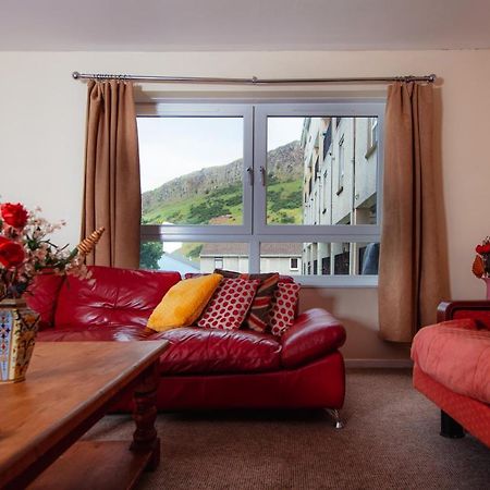 إدنبرة Fab Arthur Seat Views, Old Town Apartment المظهر الخارجي الصورة