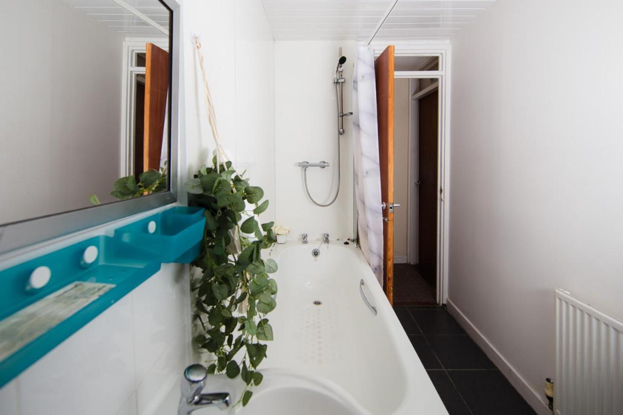 إدنبرة Fab Arthur Seat Views, Old Town Apartment المظهر الخارجي الصورة